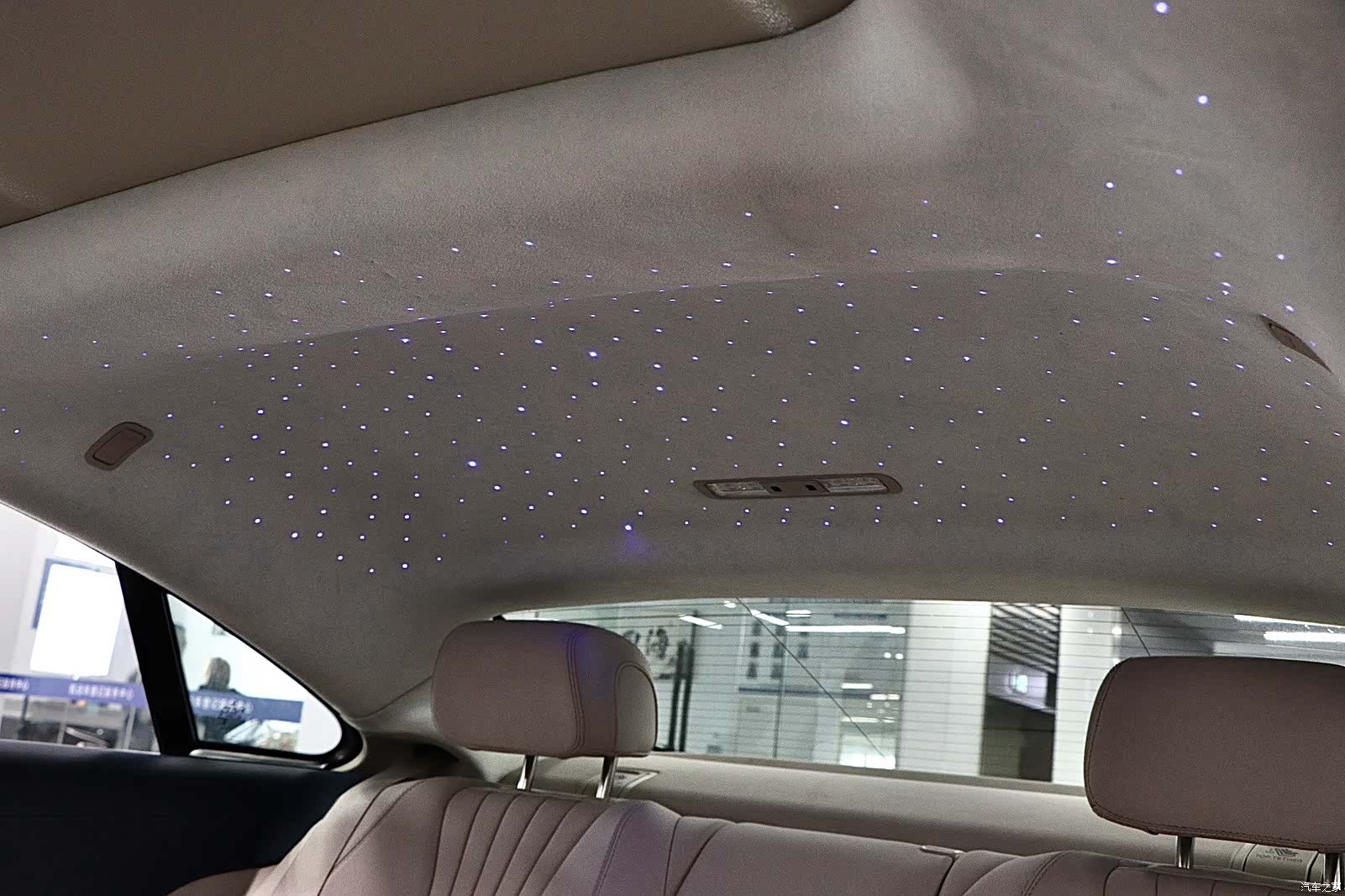 Mercedes-Benz E-Class, 2023 18