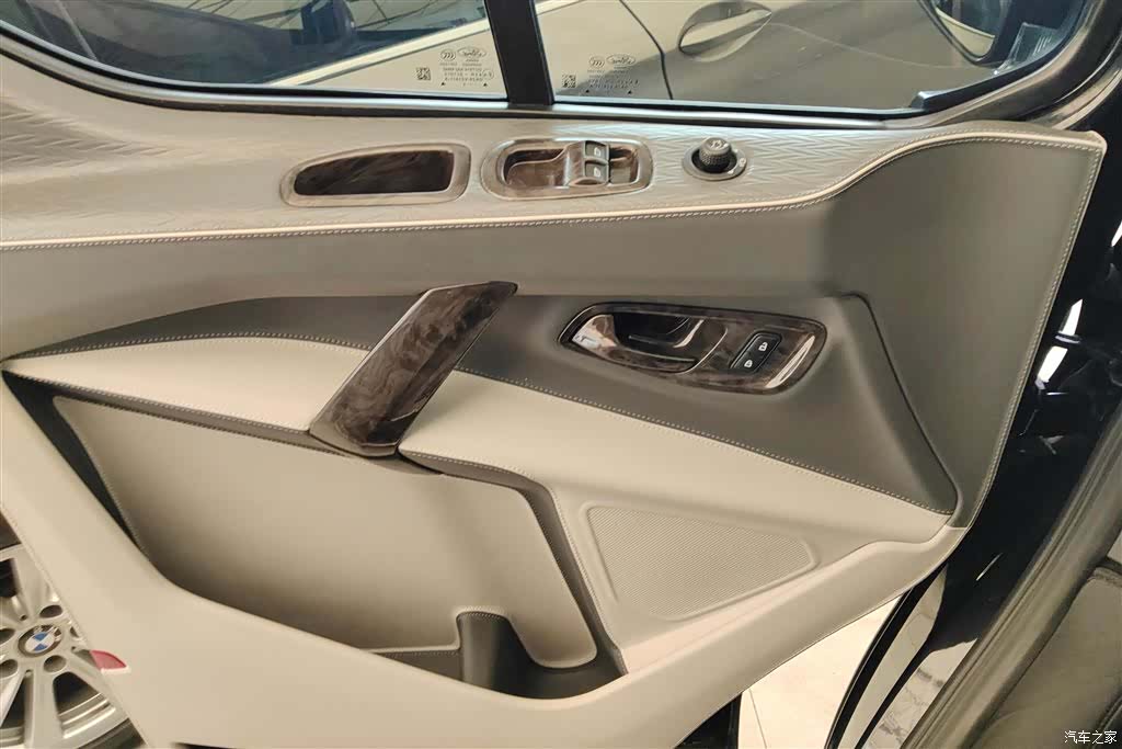 Ford Tourneo, 2023 7