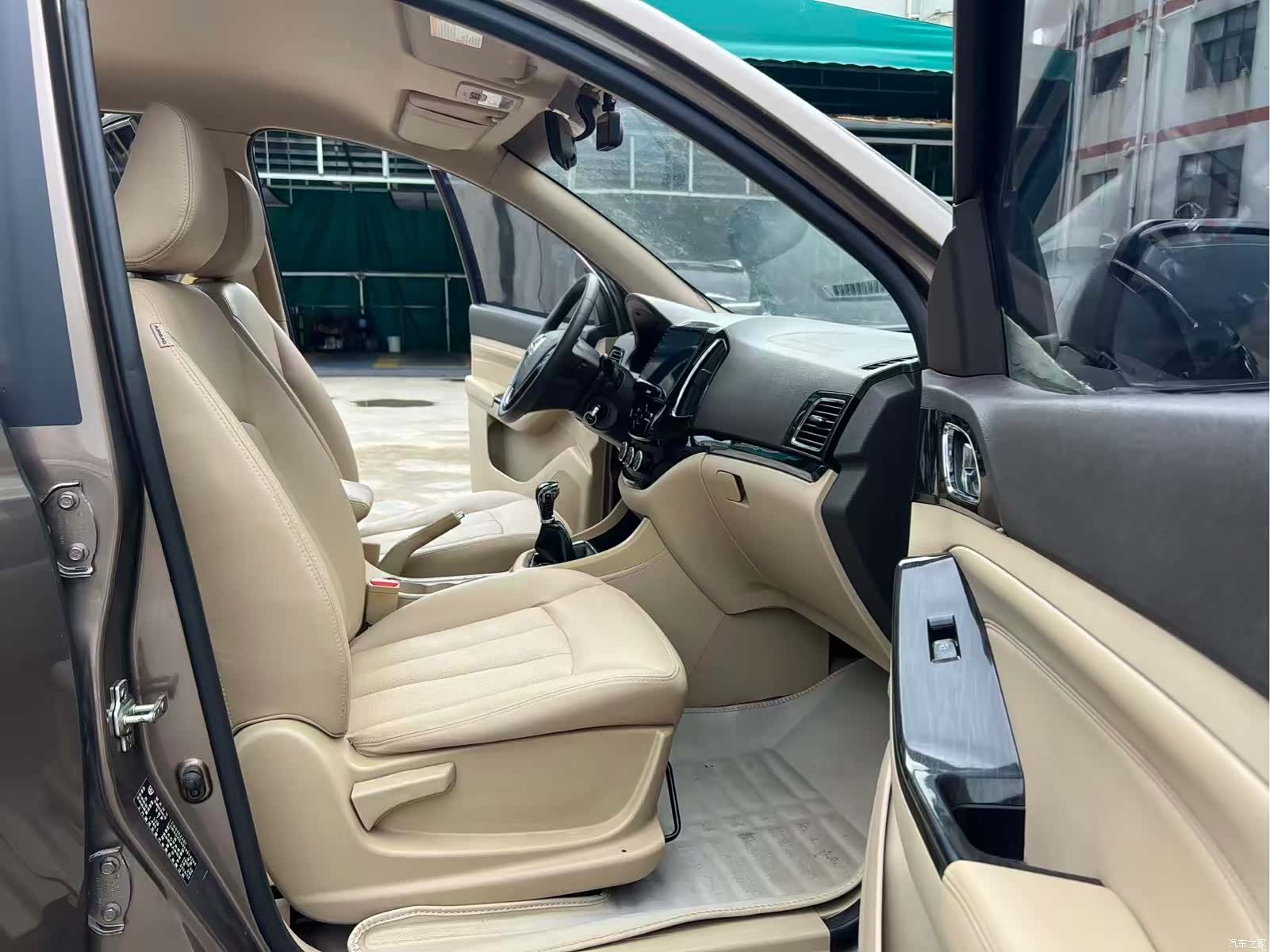 Wuling 730, 2015 7