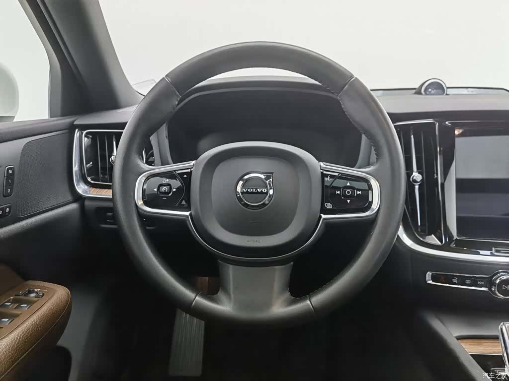 Volvo S60, 2022 11