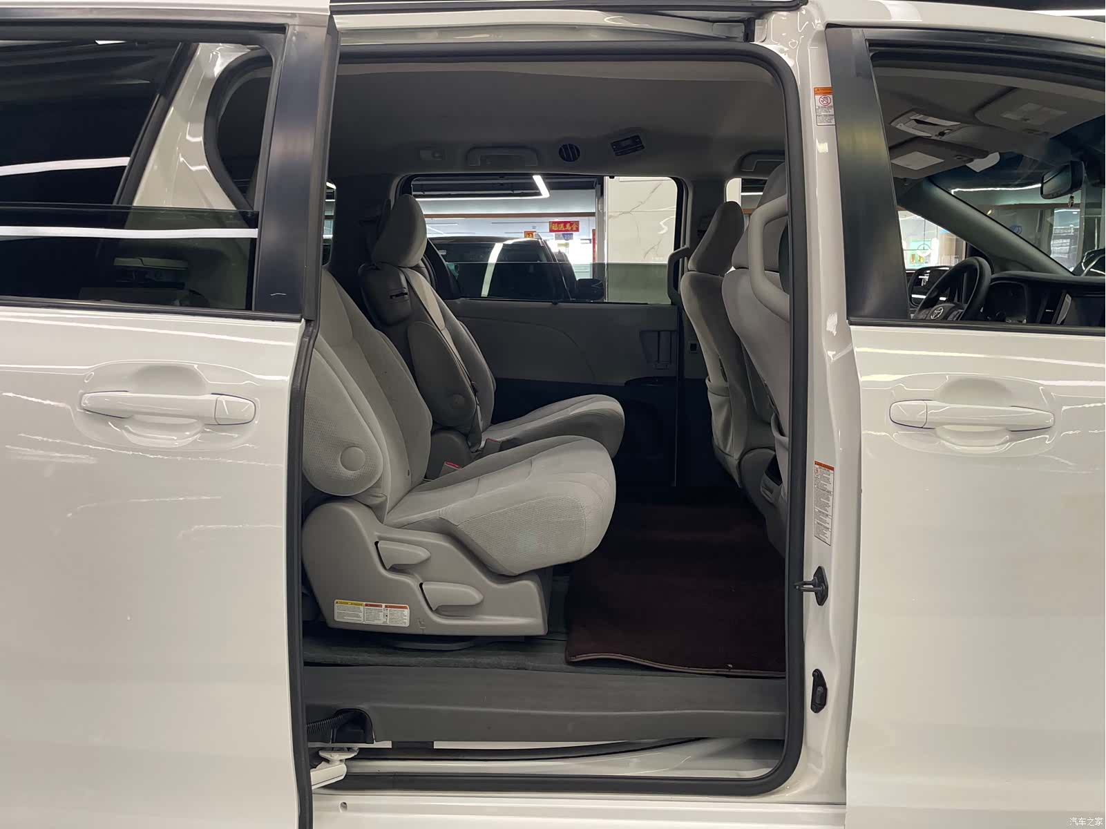 Toyota Sienna, 2016 11