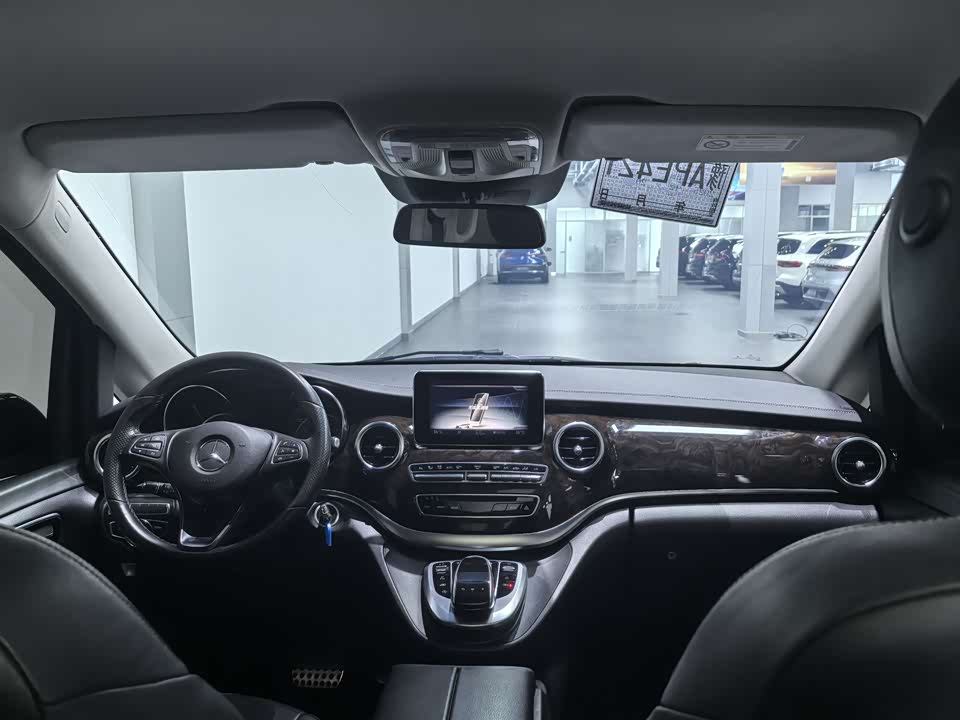 Mercedes-Benz V-class