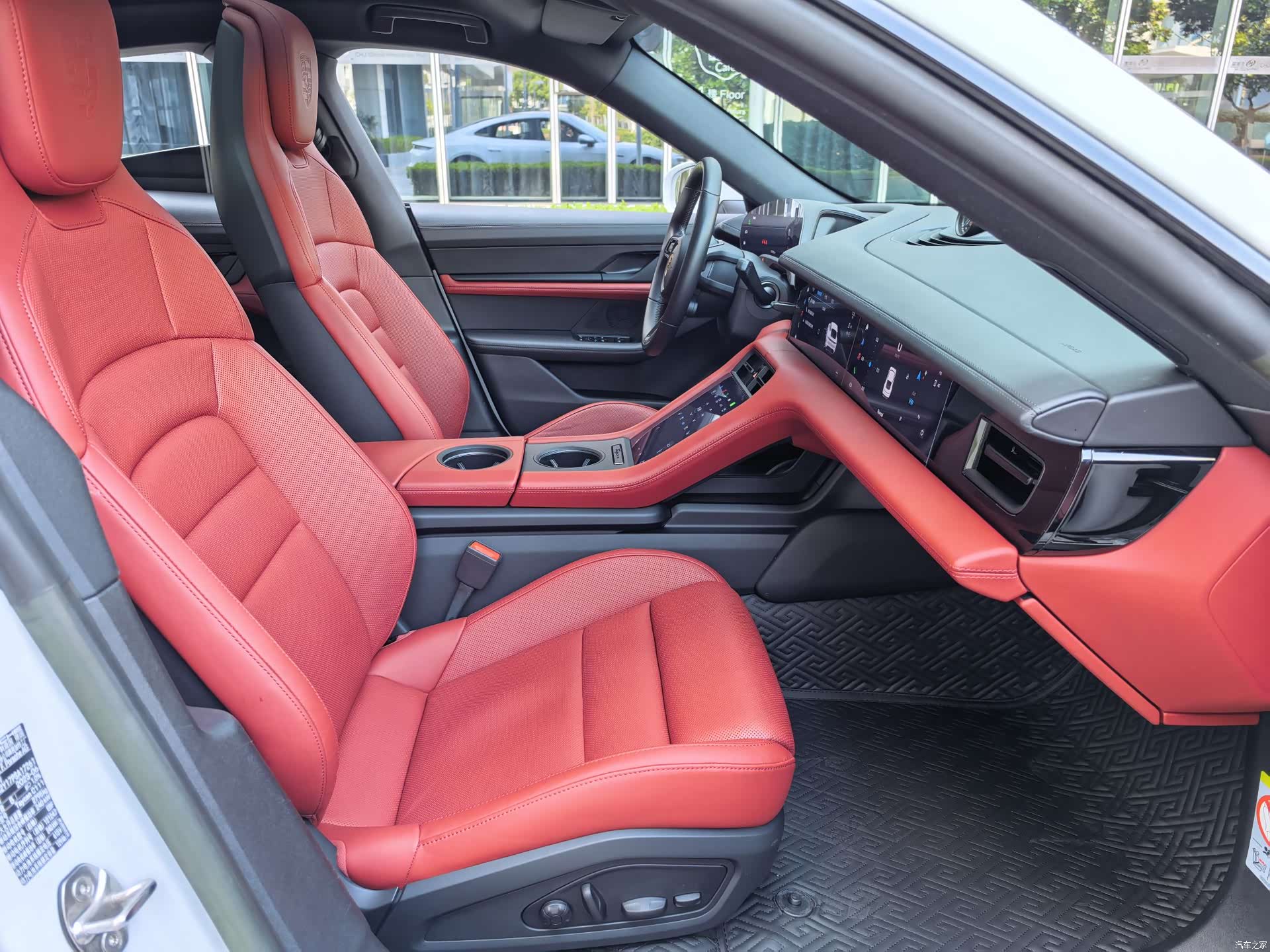 Porsche Taycan, 2023 36
