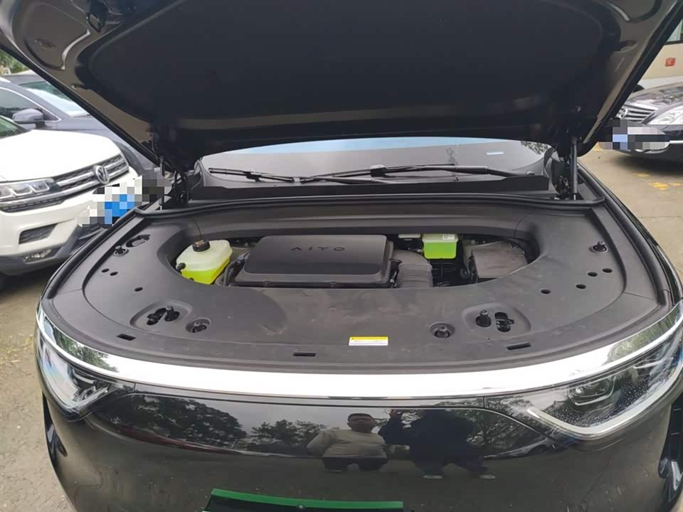 AITO Ask the world M8