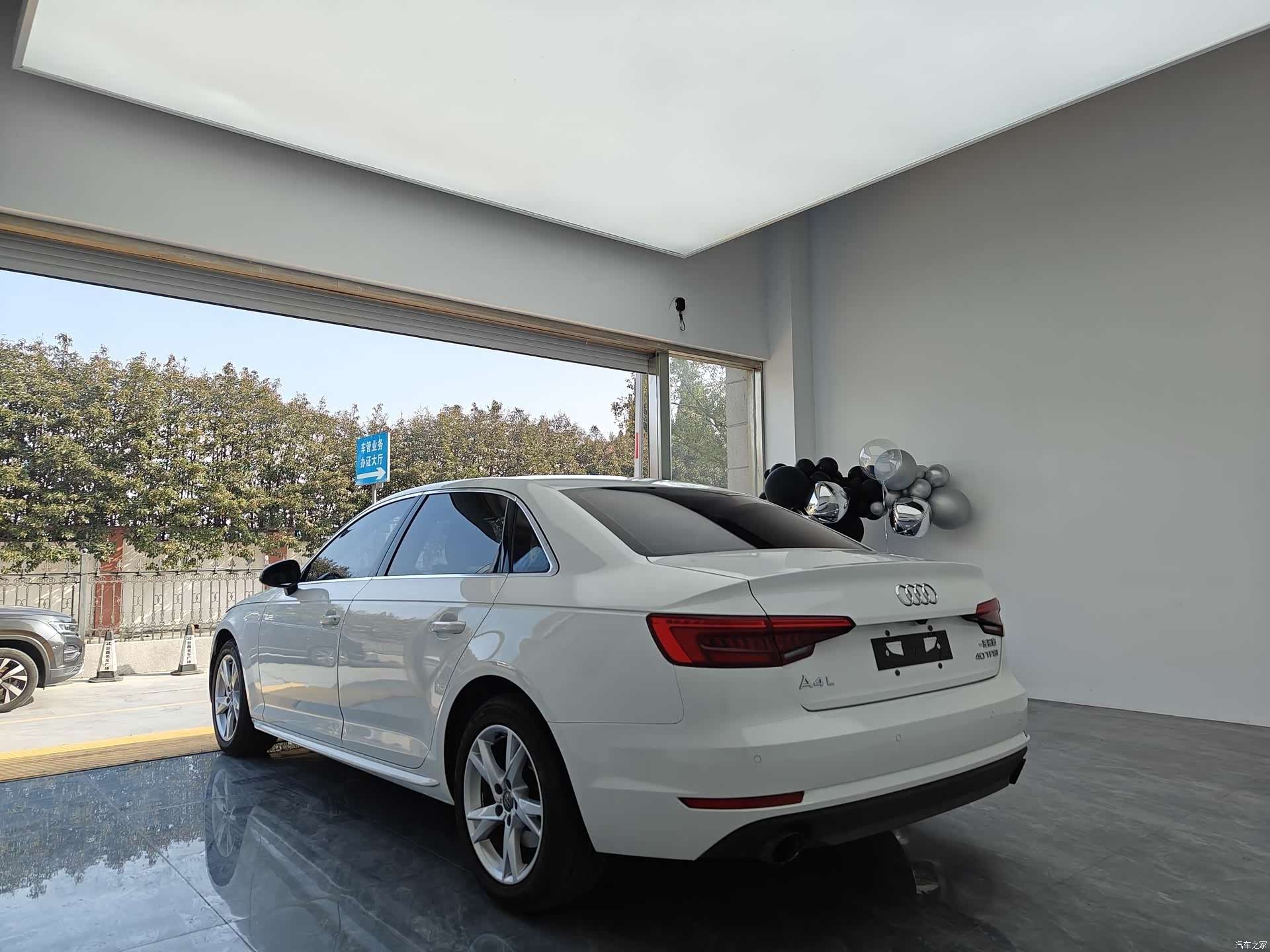 Audi A4L, 2017 6