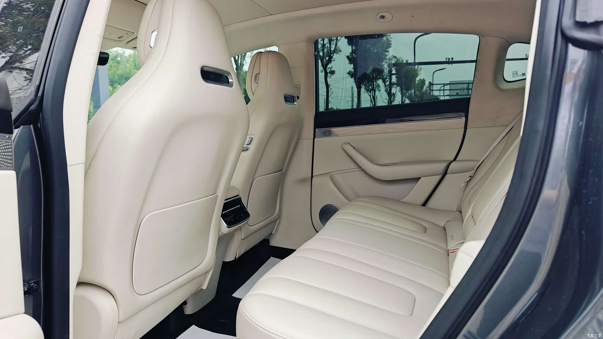 Luxeed R7, 2024 7