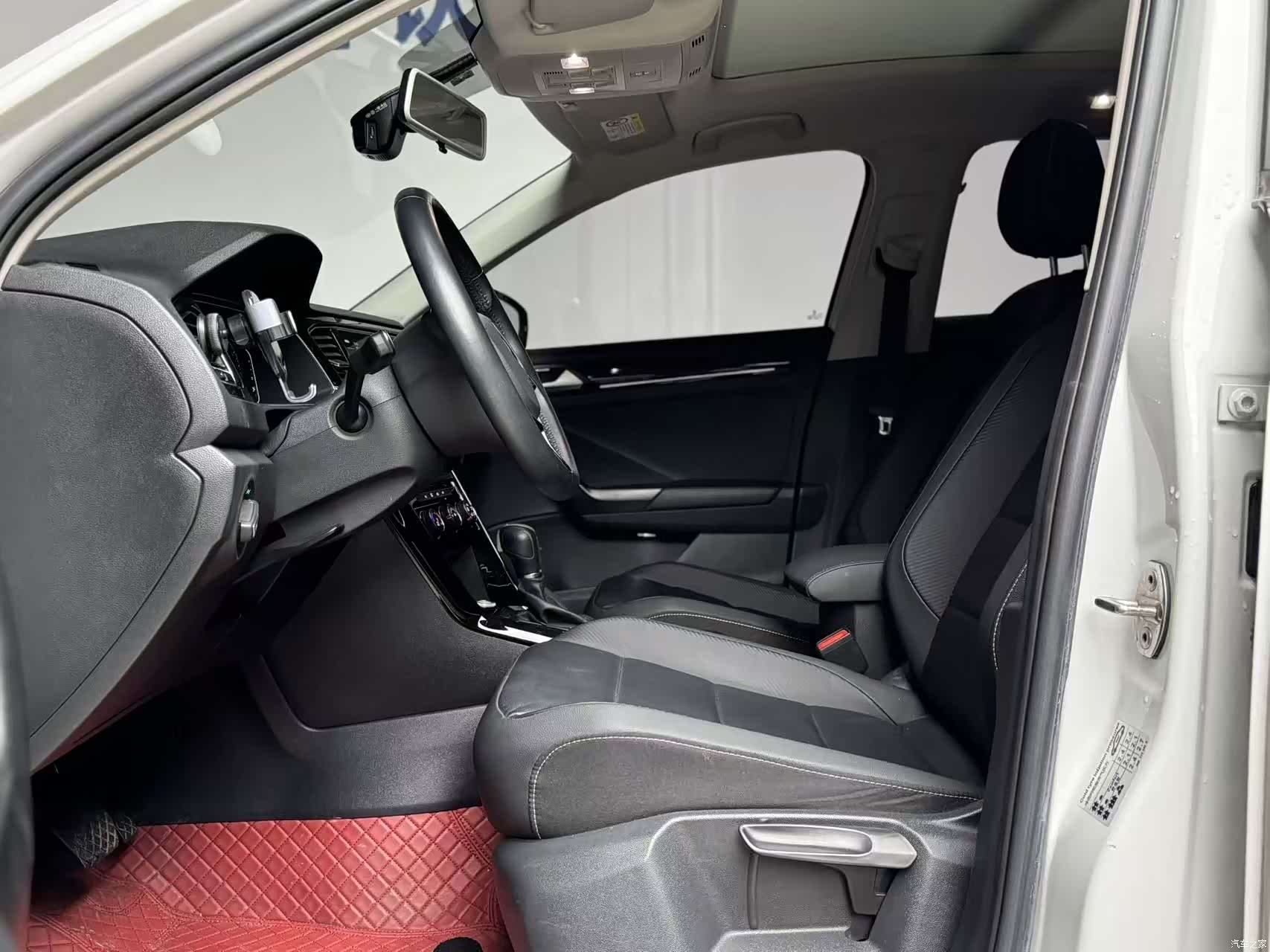 Volkswagen T-ROC, 2021 все фото
