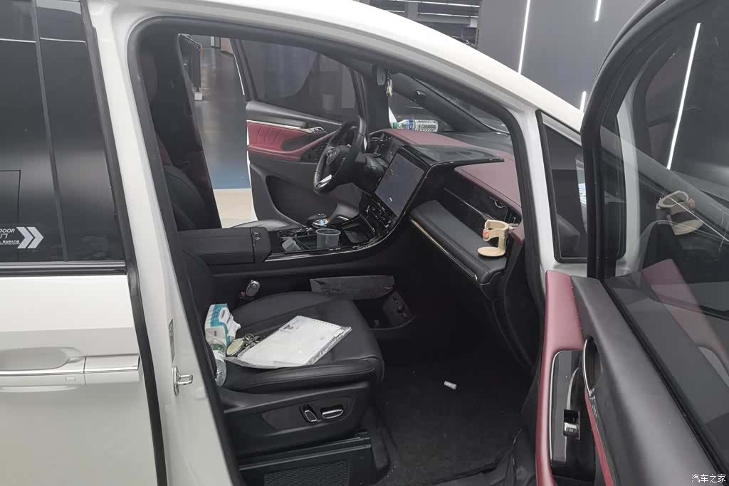 Trumpchi M8, 2023 8