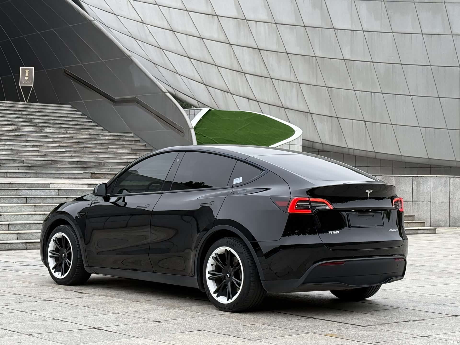 Tesla Model Y, 2022 4