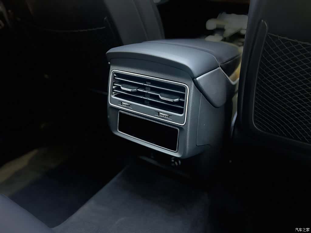 Audi Q7, 2024 16
