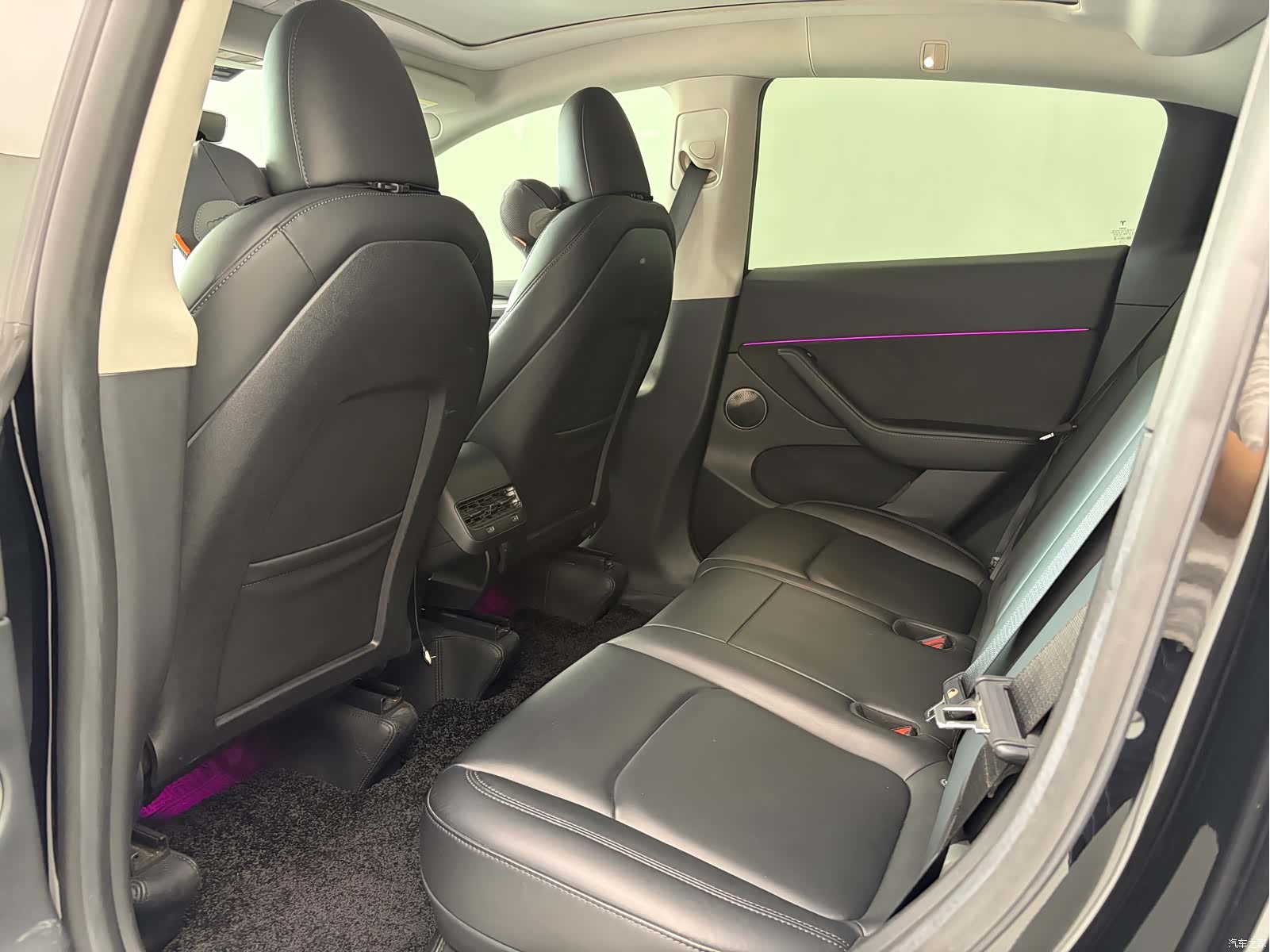 Tesla Model Y, 2023 8