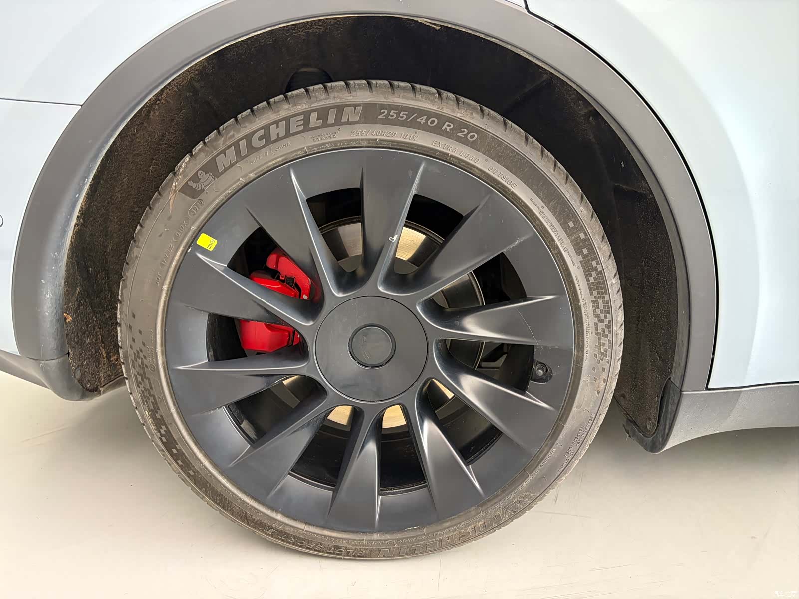 Tesla Model Y, 2023 17