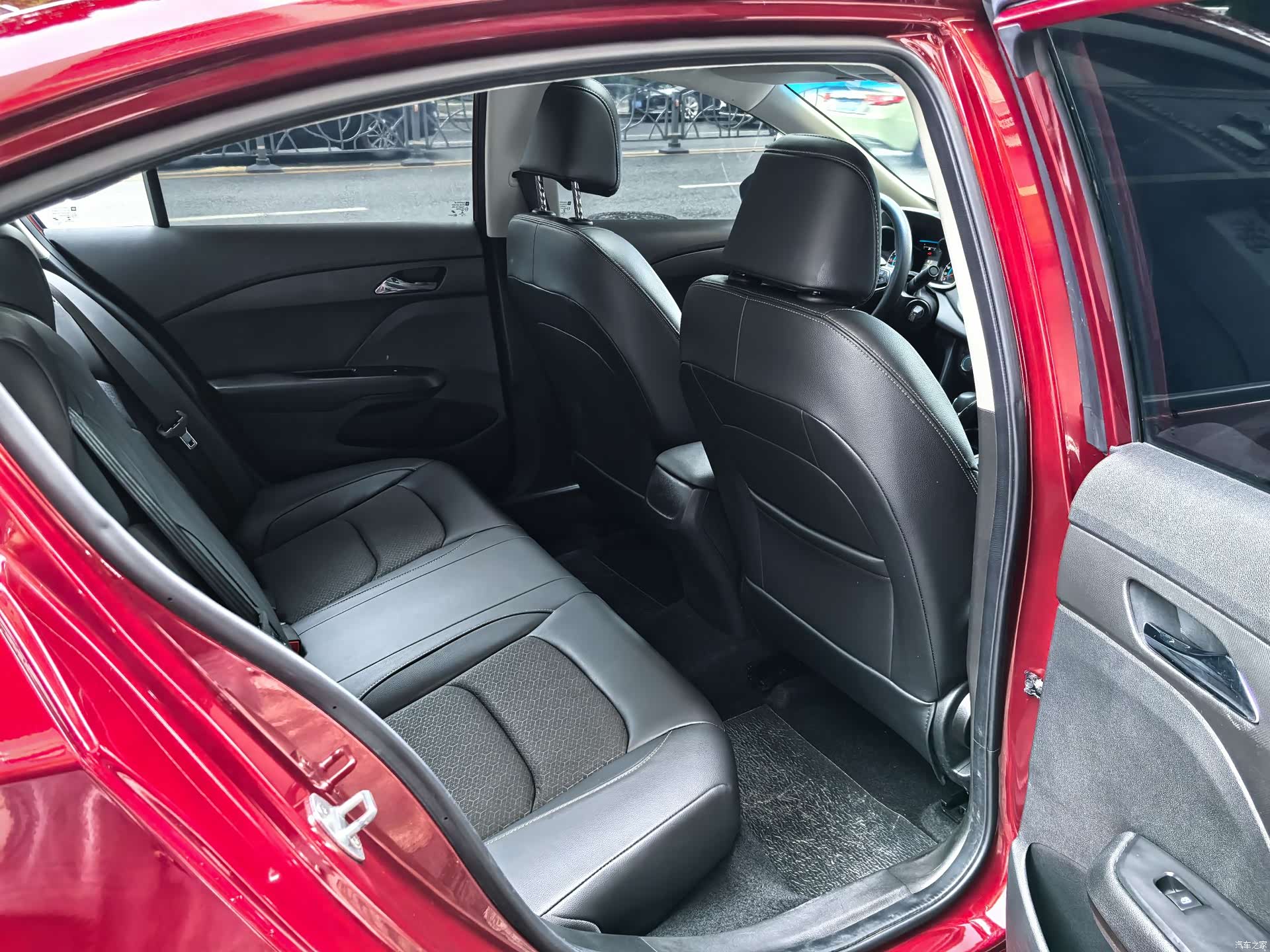 Chevrolet 320, 2019 16