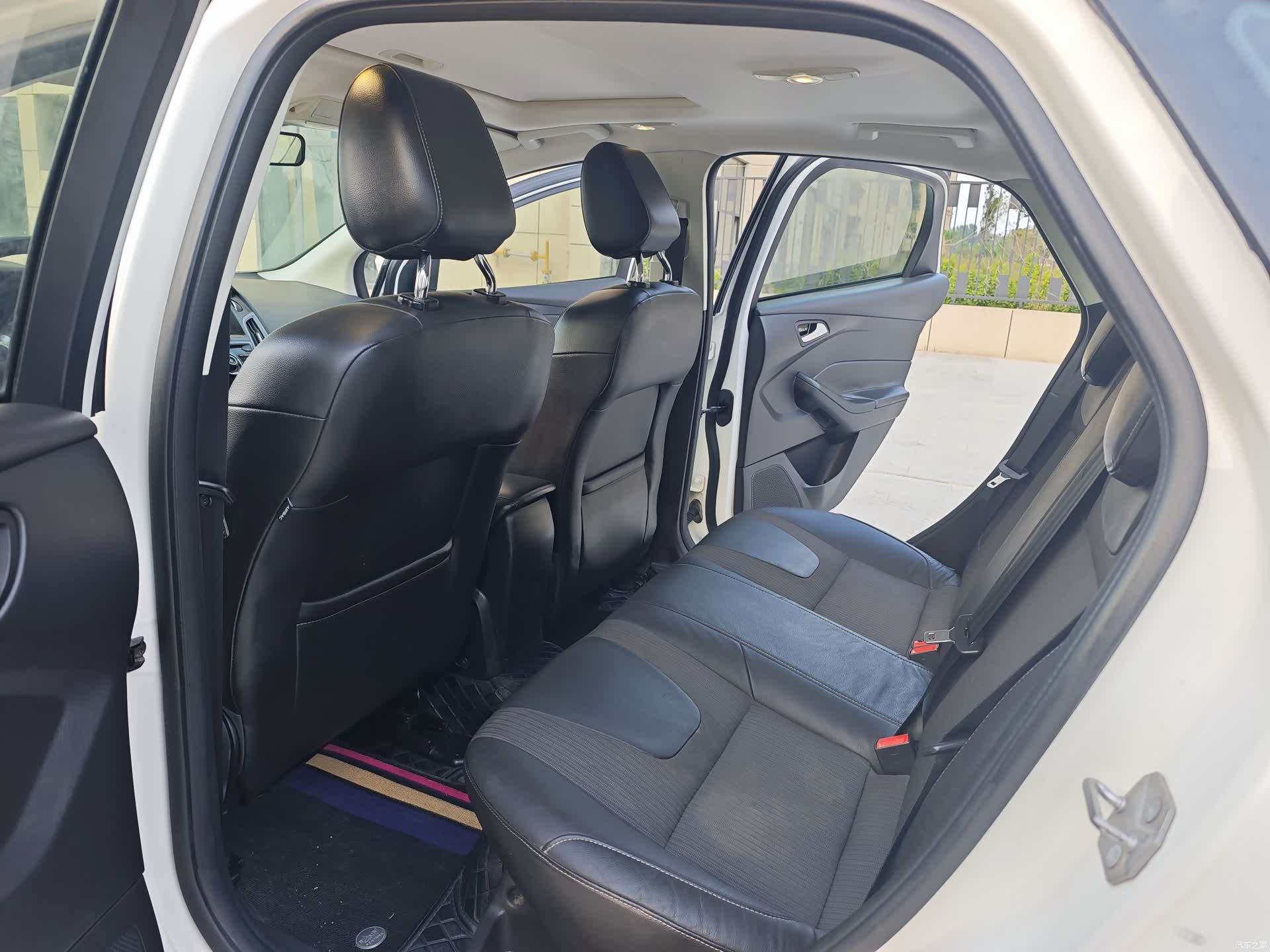 Ford Focus, 2014 9