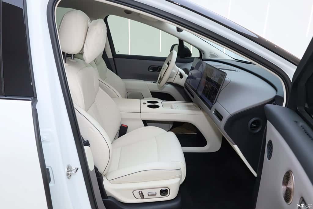 Li Auto i8, 2026 15