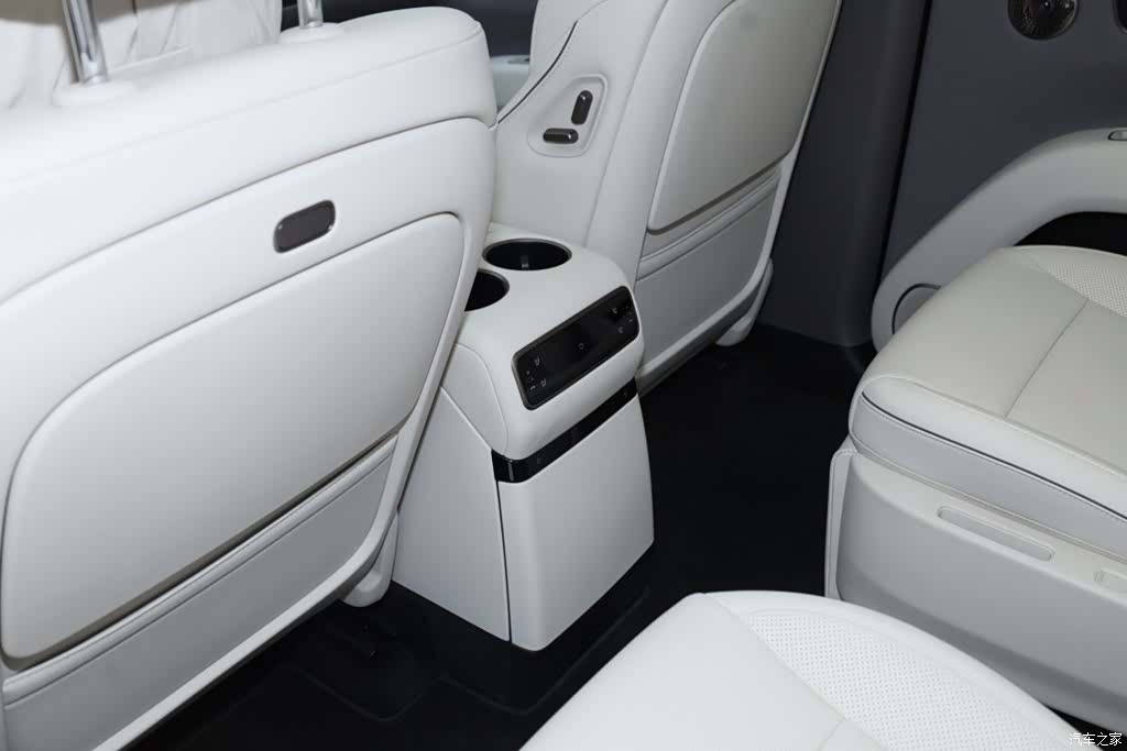 Li Auto i8, 2026 22