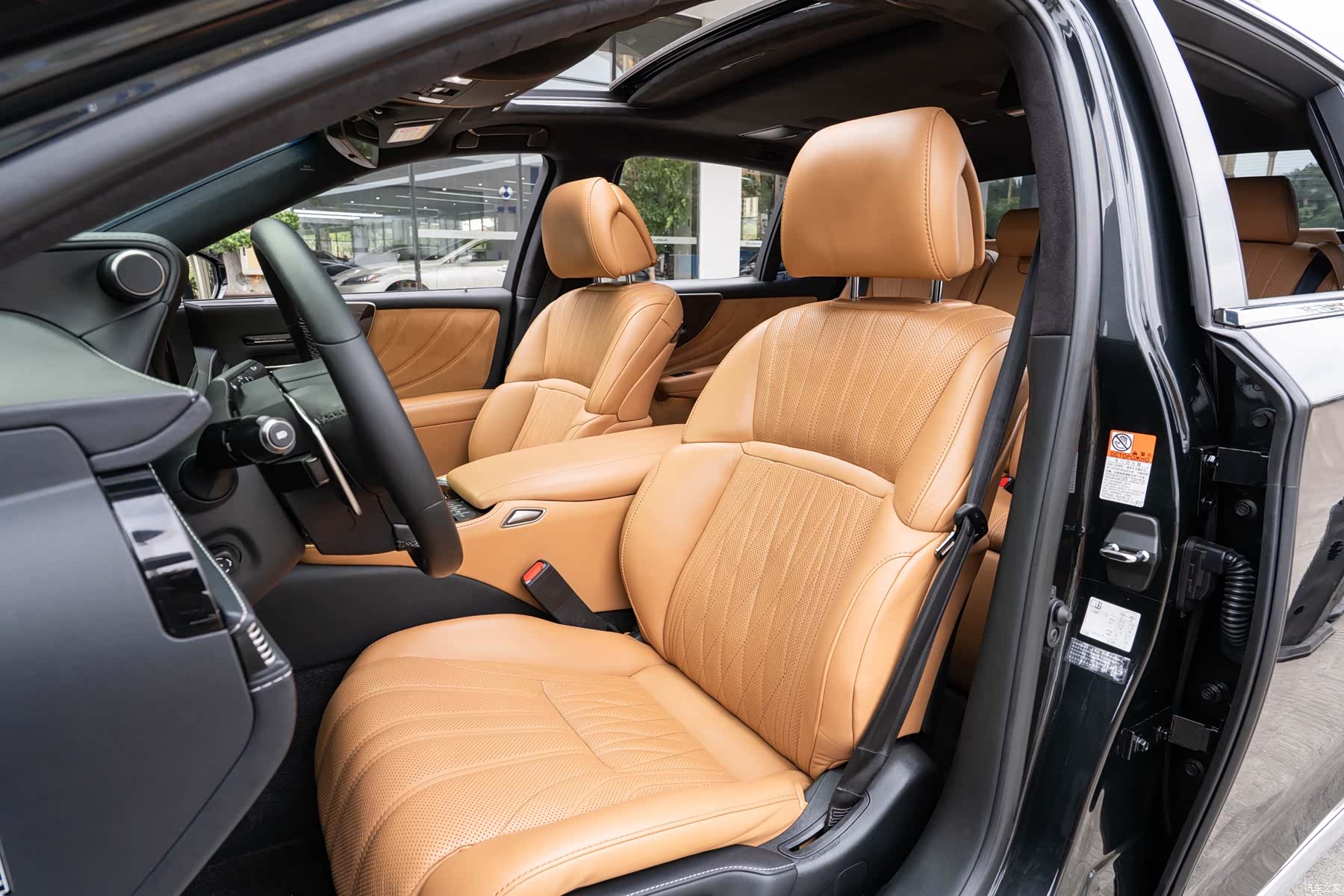Lexus LS, 2021 11