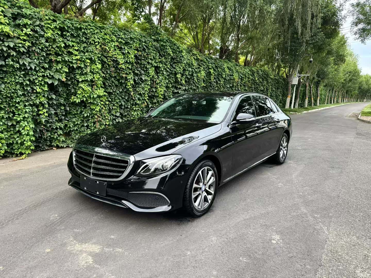 Mercedes-Benz E-Class, 2017 1