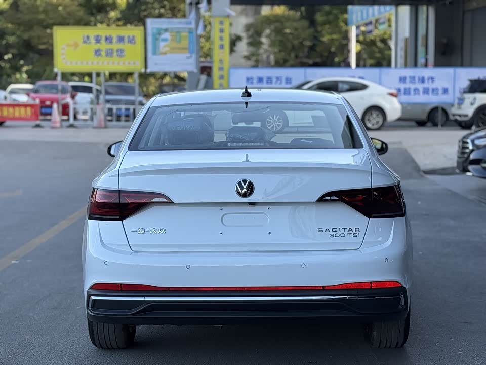 Volkswagen Sagitar