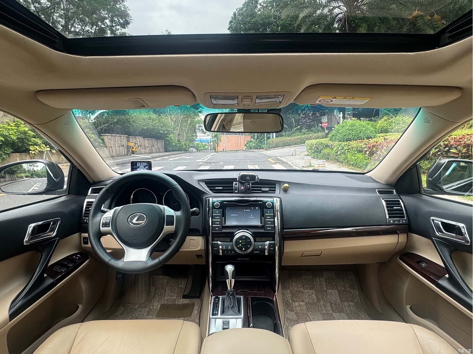 Toyota 2.5V, 2012 10