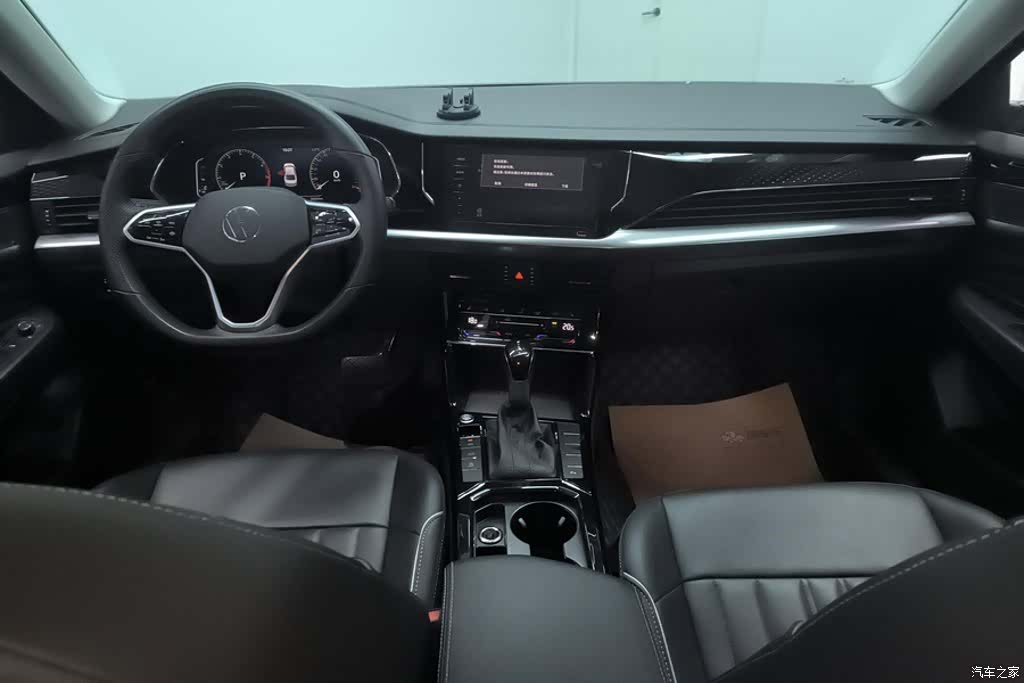 Volkswagen Passat, 2023 12