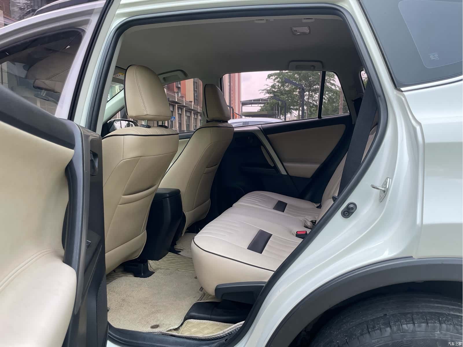 Toyota RAV4, 2017 11