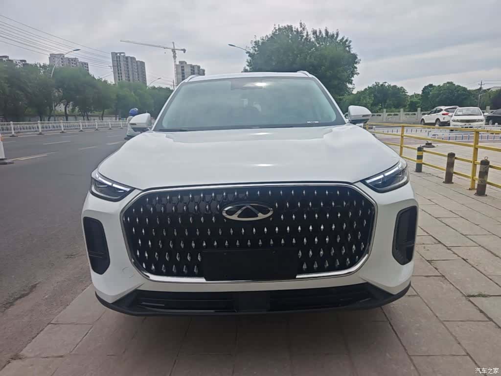 Chery Tiggo 8, 2024 3