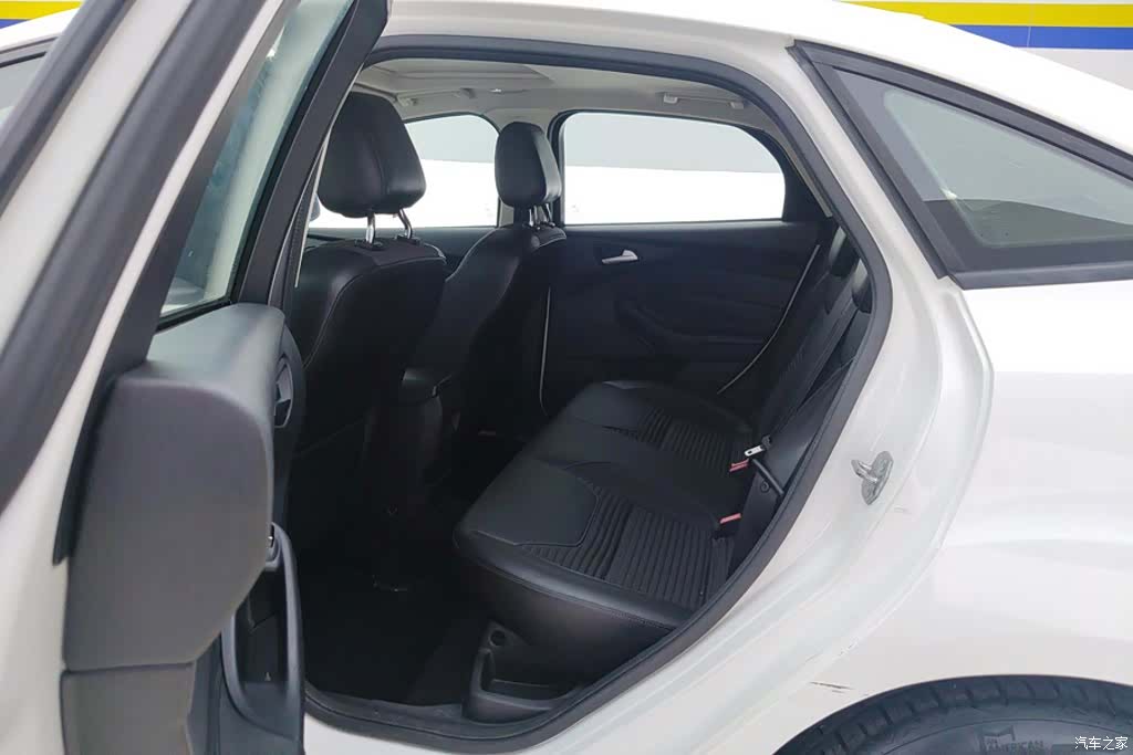 Ford Focus, 2016 11