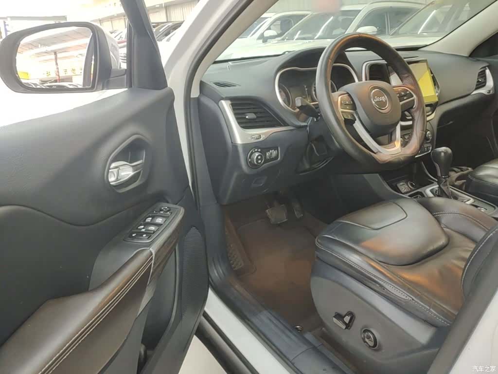 Jeep Cherokee, 2016 16