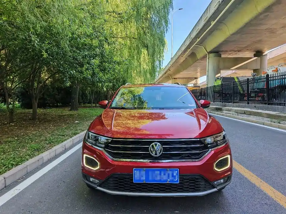 Volkswagen T-ROC exploring Songs
