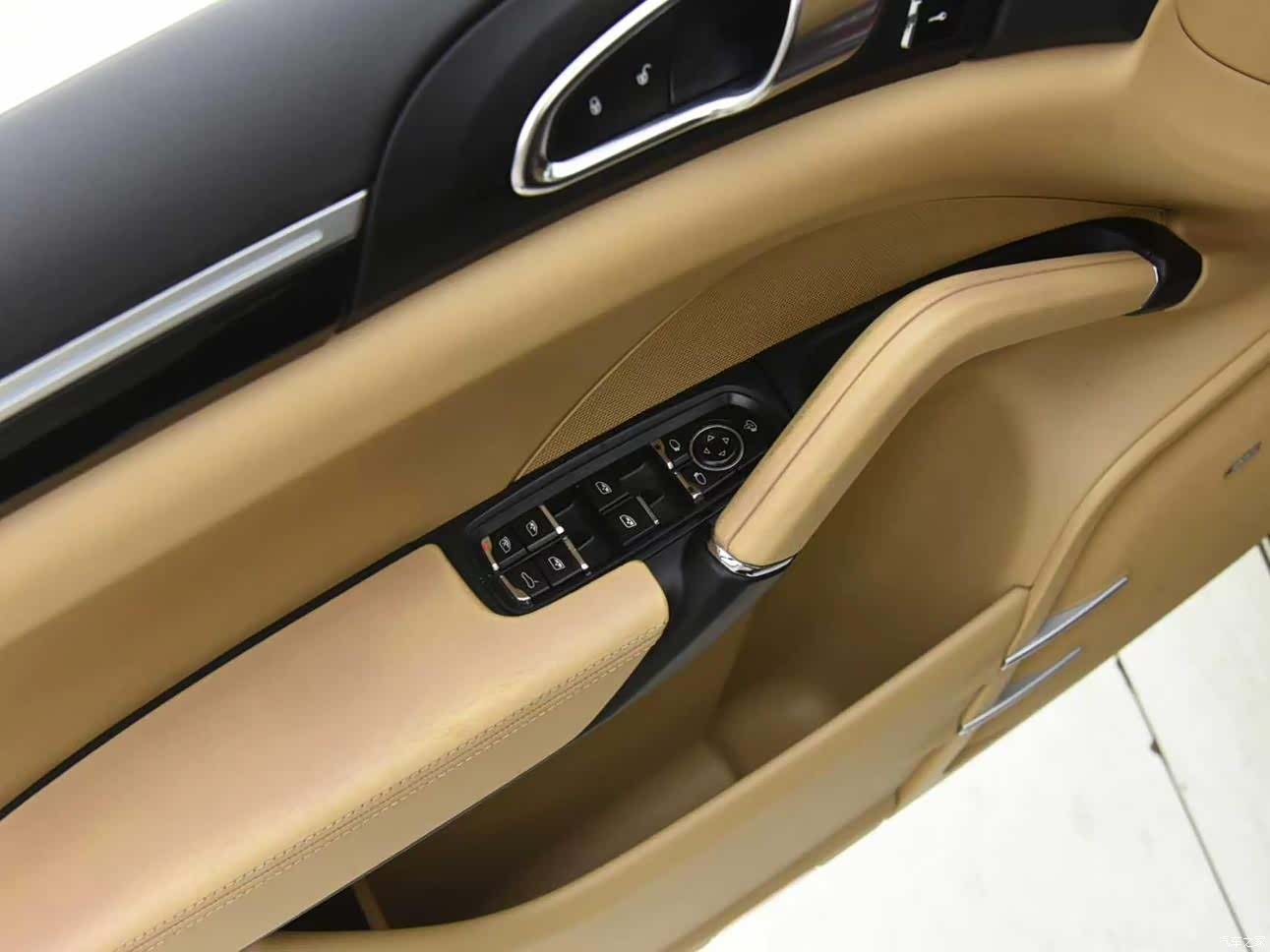 Porsche Cayenne, 2015 11