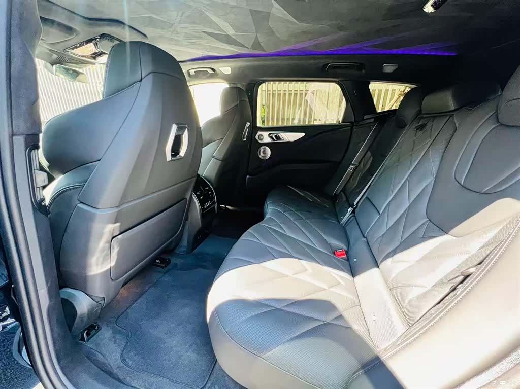 BMW XM, 2025 22