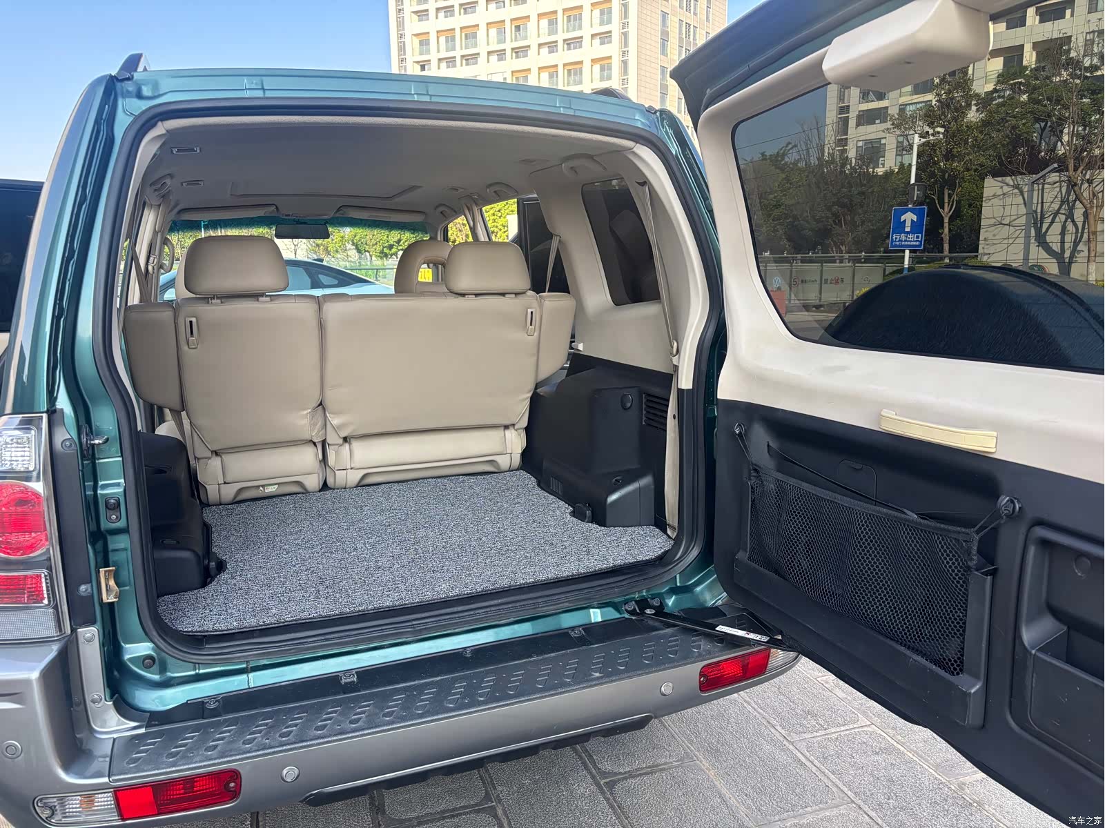 Mitsubishi Pajero, 2016 10