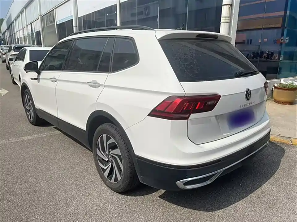 Volkswagen Tiguan L