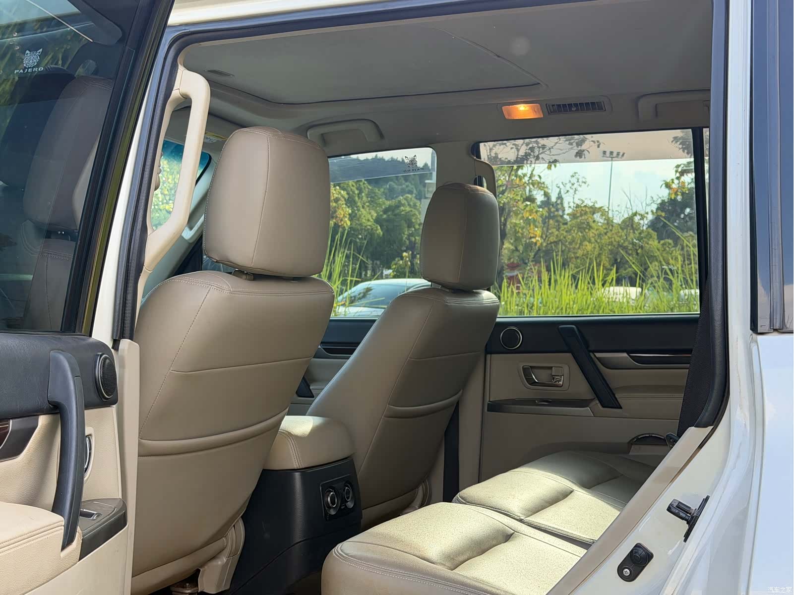 Mitsubishi Pajero, 2020 8