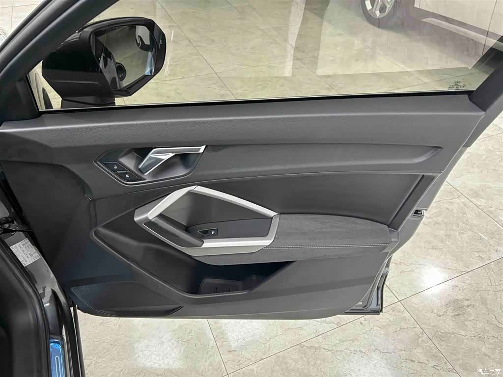 Audi Q3, 2022 12
