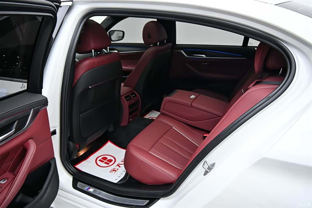 BMW 5 Series, 2024 13