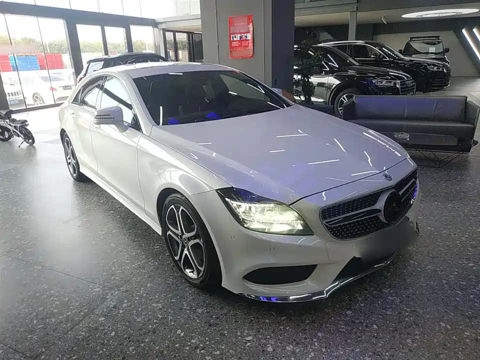 Mercedes-Benz CLS Mercedes-Benz CLS