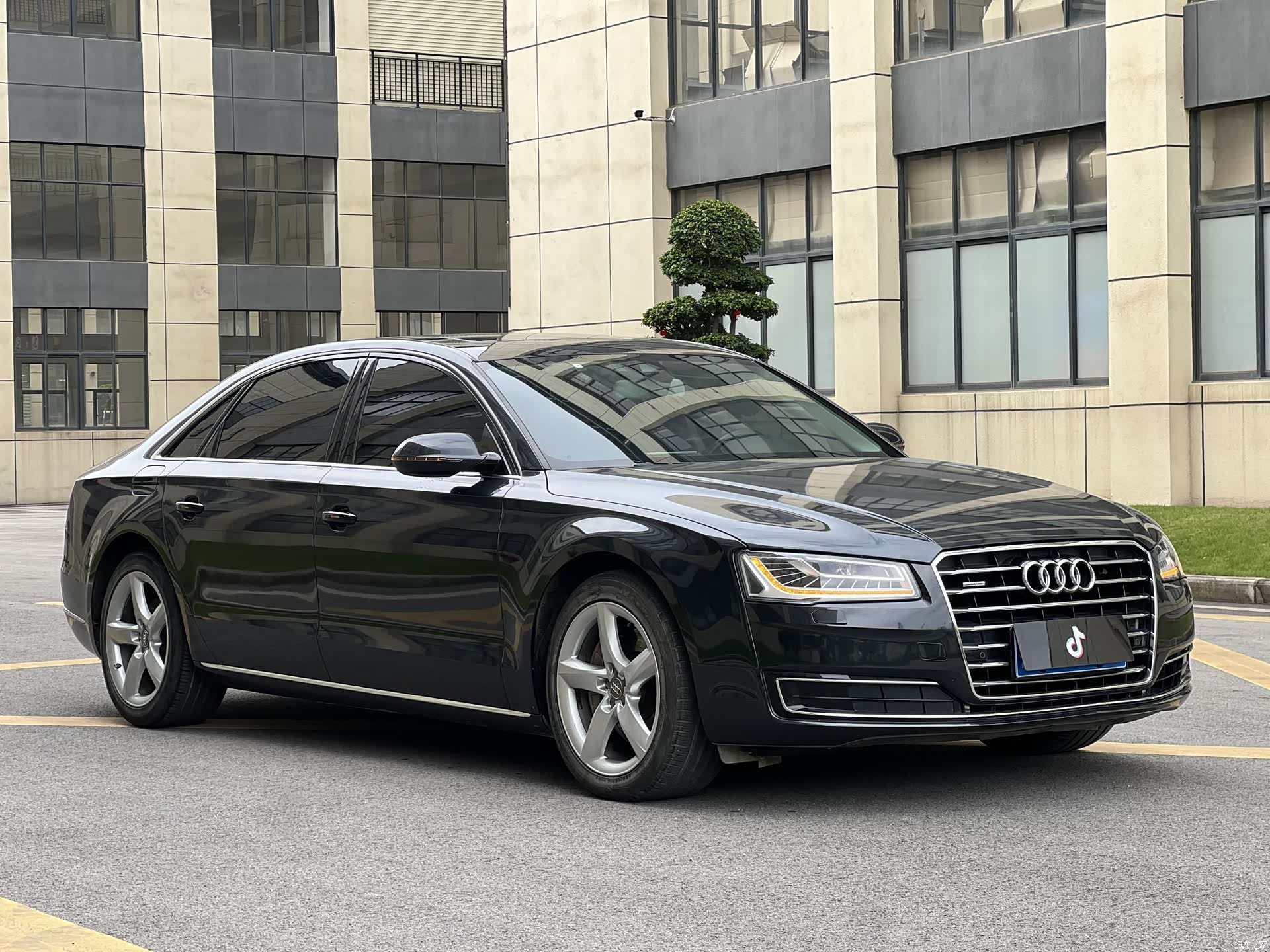 Audi A8L, 2015 3