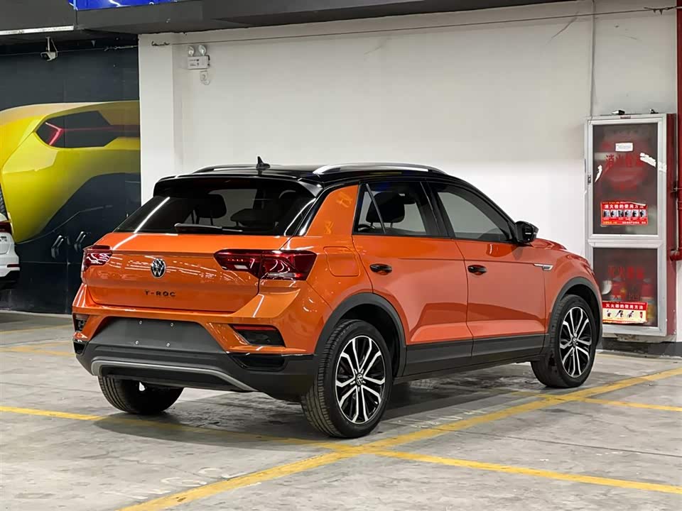 Volkswagen T-ROC exploring Songs