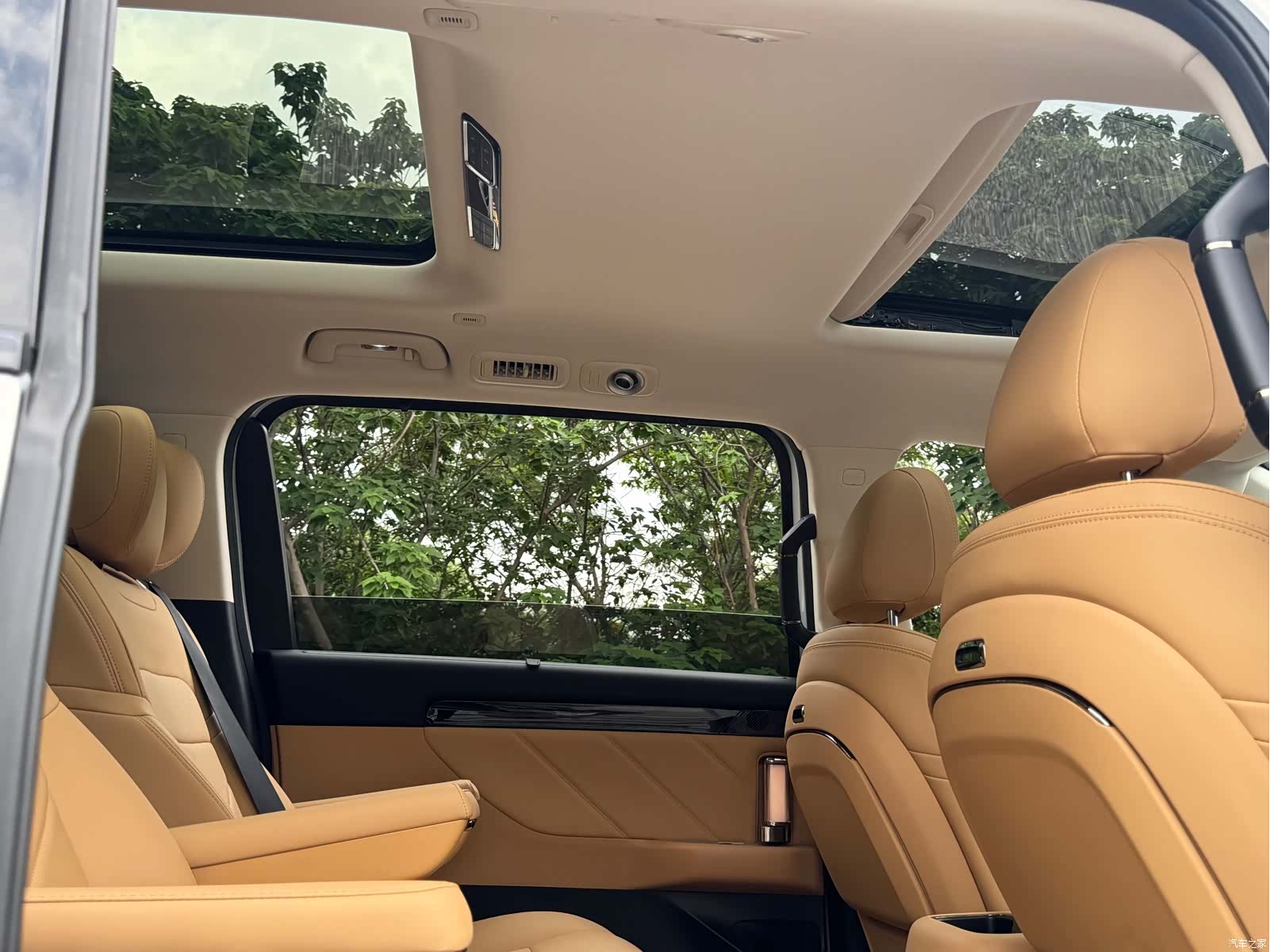Trumpchi E8, 2024 10