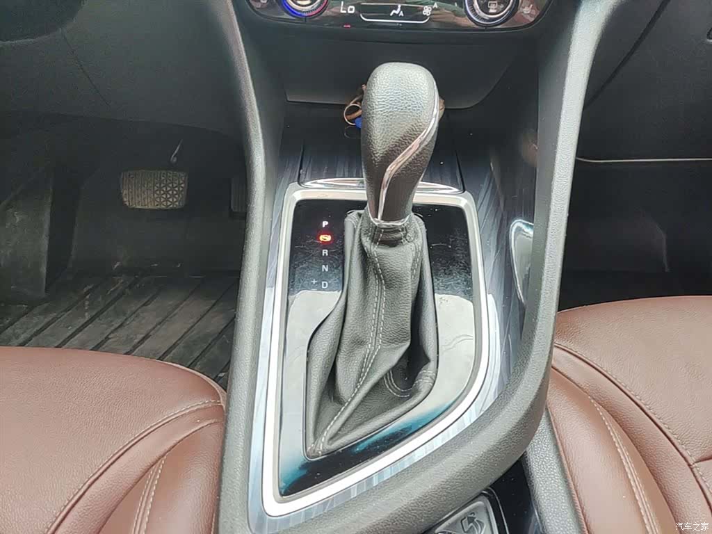Buick GL6, 2019 13
