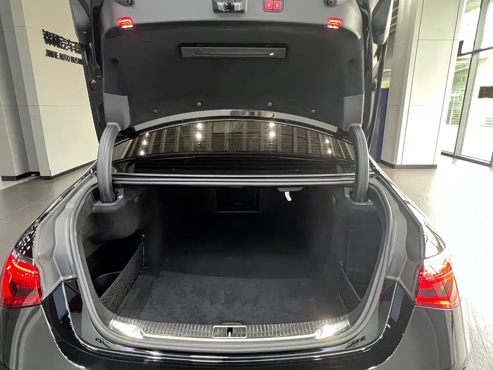 Mercedes-Benz S-class Mercedes-Benz S-class