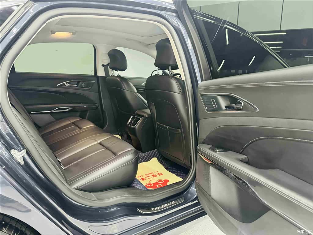 Ford Taurus, 2020 25