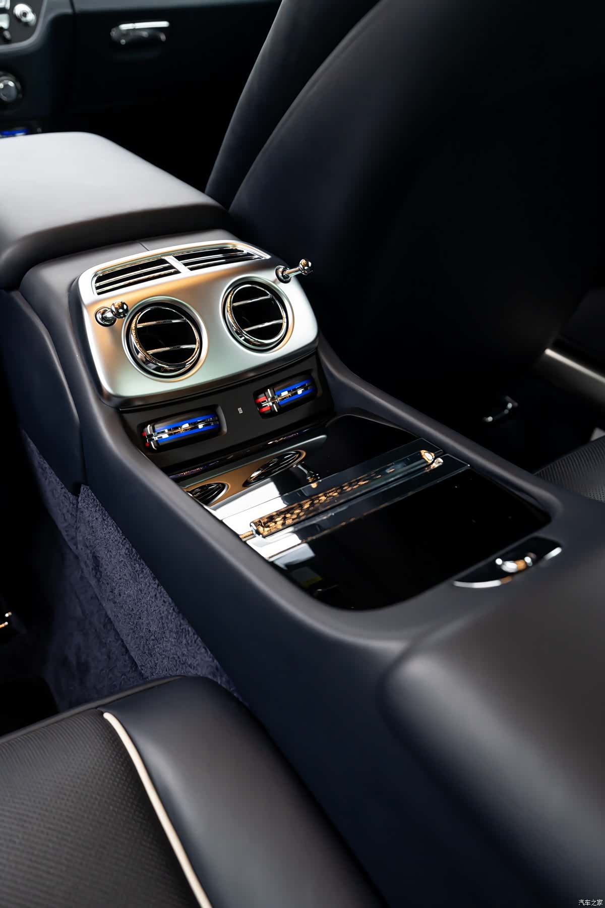 Rolls-Royce Wraith, 2017 14