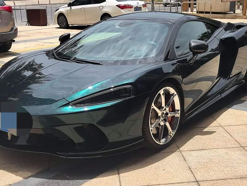 McLaren GT