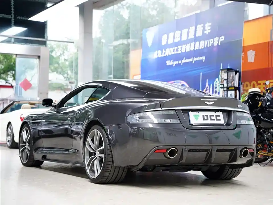 Aston Martin DBS Aston Martin DBS