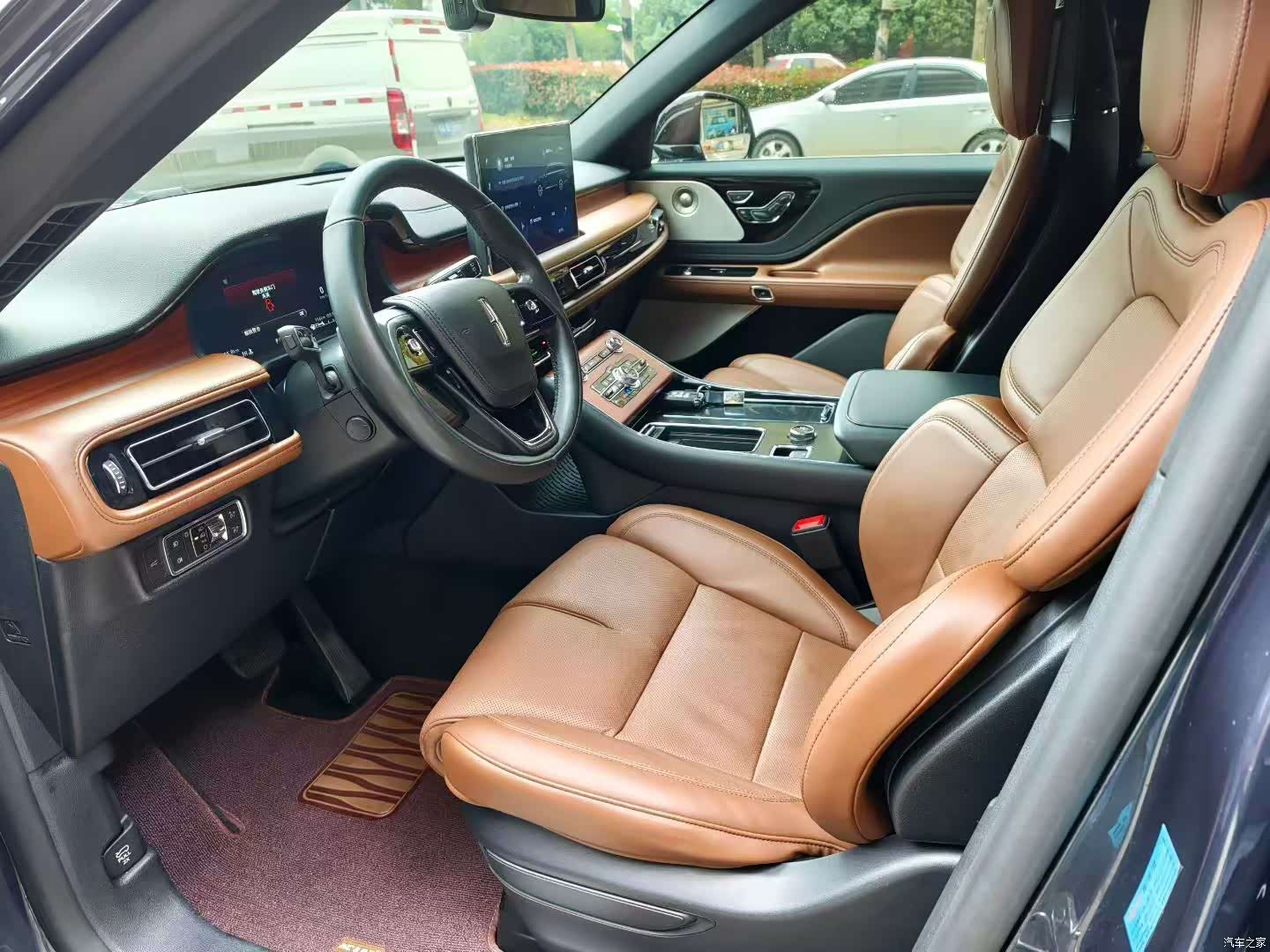 Lincoln Aviator, 2020 все фото