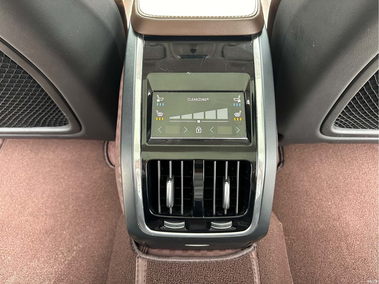 Volvo S90, 2018 18