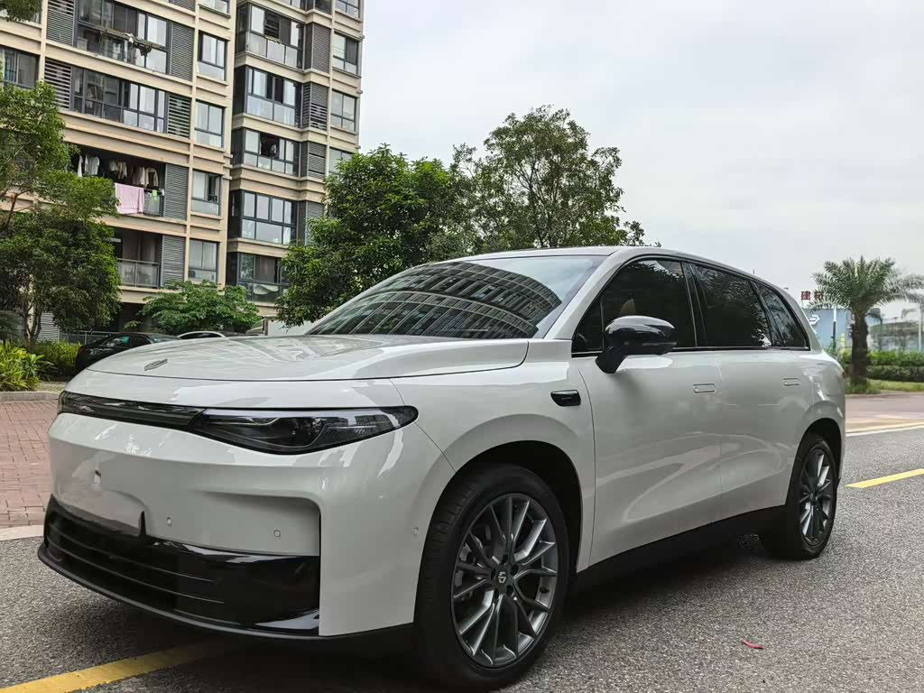 Leapmotor C10